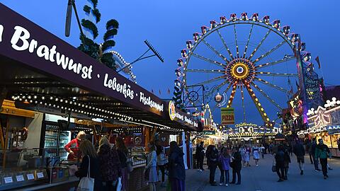 Das Frühlingsfest auf der Theresienwiese. Anders als die Dult ist es noch nicht abgesagt.