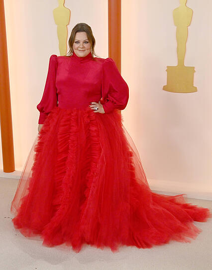 Melissa McCarthy: Weniger wäre mehr. Ich liebe Nody-Confidence und starke Frauen (meine Mama am meisten), aber mit dem Rüschenrock hat der Stylist daneben gegriffen.