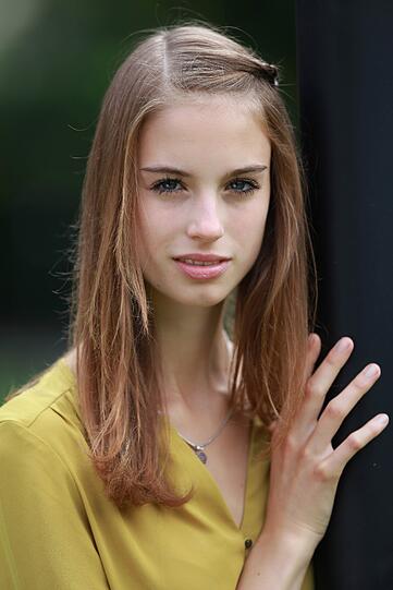 Was macht man mit 1,79 Größe? Genau! Modeln.