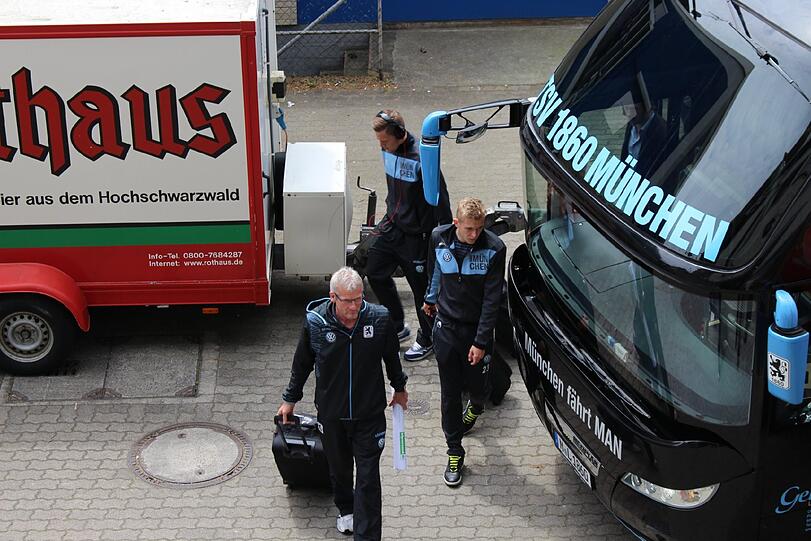 Die ersten Bilder aus Karlsruhe.