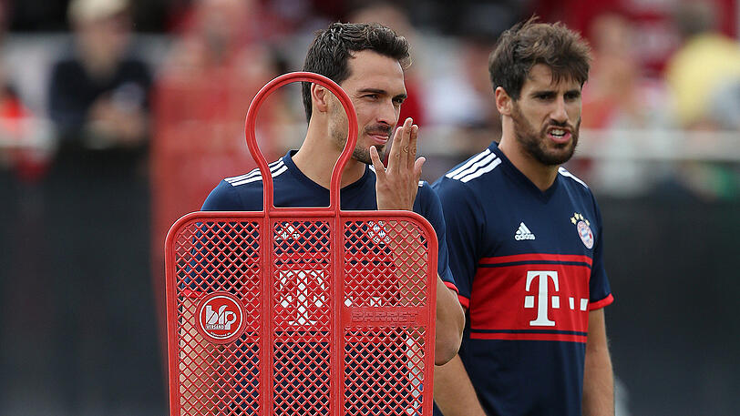 Im Heimspiel gegen Hoffenheim außen vor: Mats Hummels (links) und Javi Martínez.