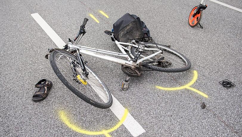 Auf der Schwanthalerstraße kam es zu einem schweren Unfall zwischen einem Transporter und einem Fahrradfahrer. (Symbolbild) Auf der Schwanthalerstraße kam es zu einem schweren Unfall zwischen einem Transporter und einem Fahrradfahrer. (Symbolbild)