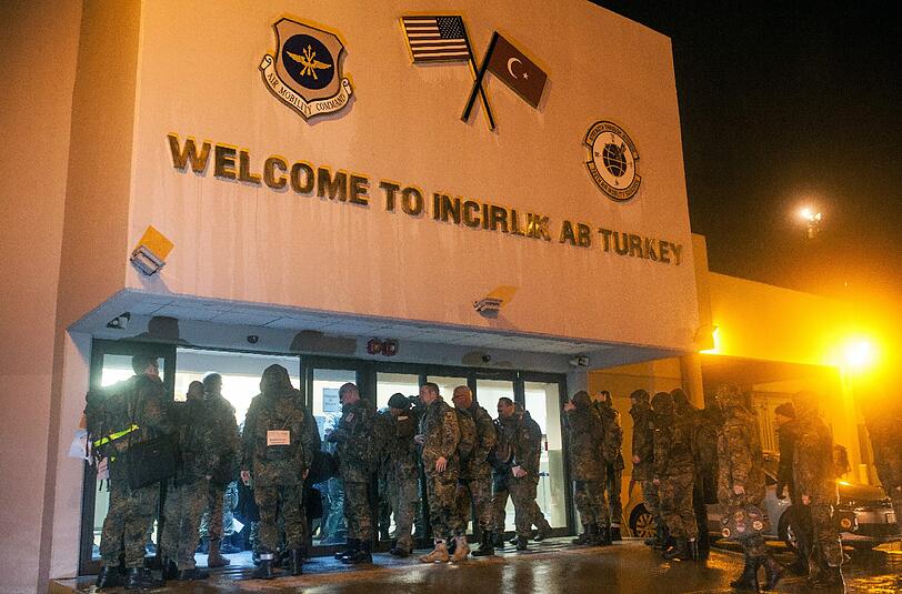 Ankunft deutscher Soldaten auf dem Luftwaffenstützpunkt im türkischen Incirlik. Foto: Bundeswehr/Falk Bärwald/Archiv