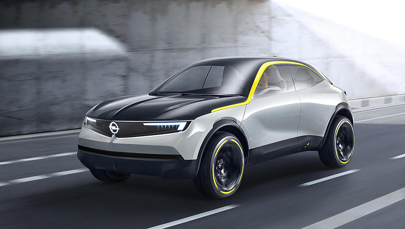 Hochbeinig, SUV-Look: Das schafft im Opel GT X Platz für die Batterie im Unterboden. Hochbeinig, SUV-Look: Das schafft im Opel GT X Platz für die Batterie im Unterboden.