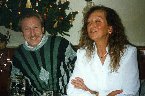 Ein Bild aus glücklicheren Tagen: Heide-Marie und Horst W. auf einer Weihnachtsfeier.