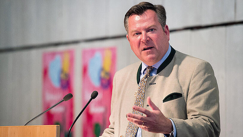Wiesn-Chef Josef Schmid (CSU) warnt vor Falschmeldungen, die über die sozialen Netzwerke verbreitet werden. Wiesn-Chef Josef Schmid (CSU) warnt vor Falschmeldungen, die über die sozialen Netzwerke verbreitet werden.