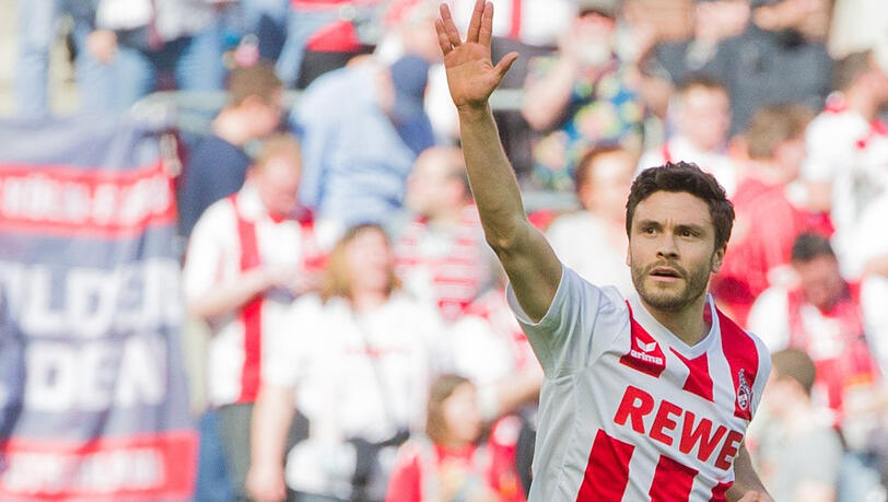Jonas Hector wird auch in der zweiten Liga das Trikot des 1. FC Köln tragen. Jonas Hector wird auch in der zweiten Liga das Trikot des 1. FC Köln tragen.