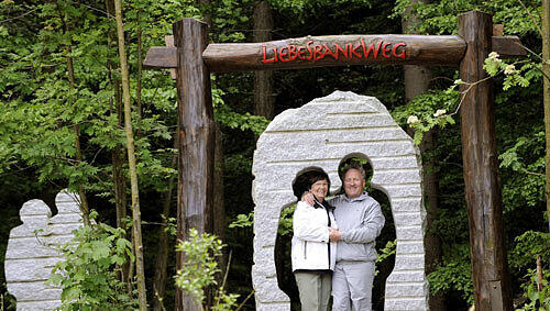 Wanderer auf dem Liebespfadweg, Foto: Holger Hollemann Wanderer auf dem Liebespfadweg, Foto: Holger Hollemann