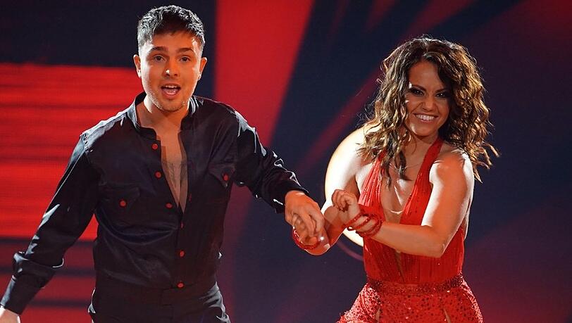 Mike Singer tanzt bei "Let's Dance" mit Christina Luft. Mike Singer tanzt bei "Let's Dance" mit Christina Luft.