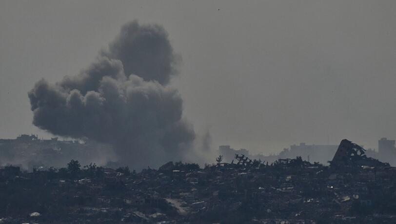 Israel hat erneut Dutzende Angriffe auf den Gazastreifen geflogen.