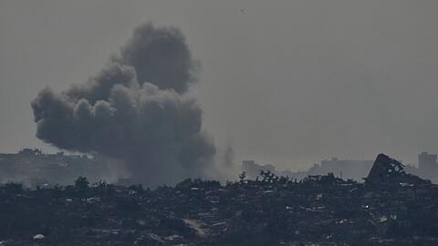 Israel hat erneut Dutzende Angriffe auf den Gazastreifen geflogen.