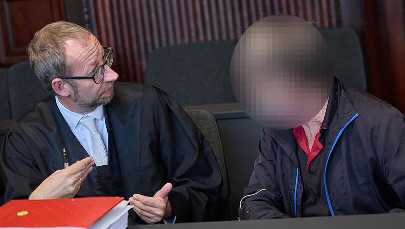 Dem Mann hatte in einer von seinem Anwalt Andreas Lange verlesenen Erklärung am ersten Prozesstag gestanden. (Archivbild) Dem Mann hatte in einer von seinem Anwalt Andreas Lange verlesenen Erklärung am ersten Prozesstag gestanden. (Archivbild)