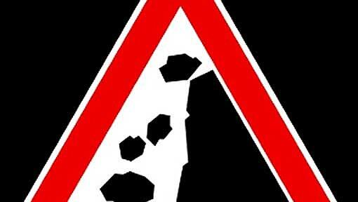 Steinschlag-Warnschild. Steinschlag-Warnschild.