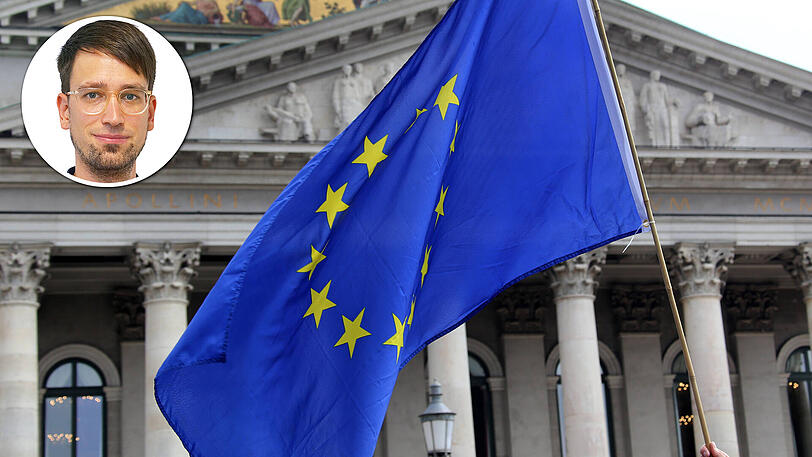 Vor der Europawahl am 26. Mai demonstrieren Münchner Anfang April beim Pulse of Europe für ein geeintes und friedliches Europa auf dem Max-Joseph-Platz