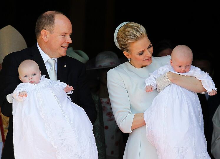 Fürst Albert und Fürstin Charlene von Monaco feiern die Taufe ihrer Zwillinge Gabriella und Jacques.