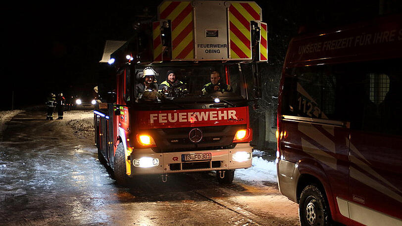 Eine Reiterin war mit ihrem Pferd in eine altes Kellergewölbe gestürzt - ein Bagger musste das Tier befreien.
