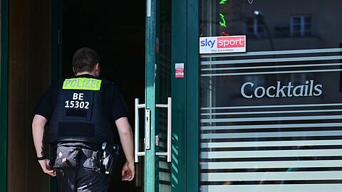 Im Fokus des Großeinsatzes von Justiz, Polizei und Bezirken stehen Läden wie Shisha-Bars, Spätis, Imbissstuben oder Cafés, in denen illegal aufgestellte Geräte vermutet werden.