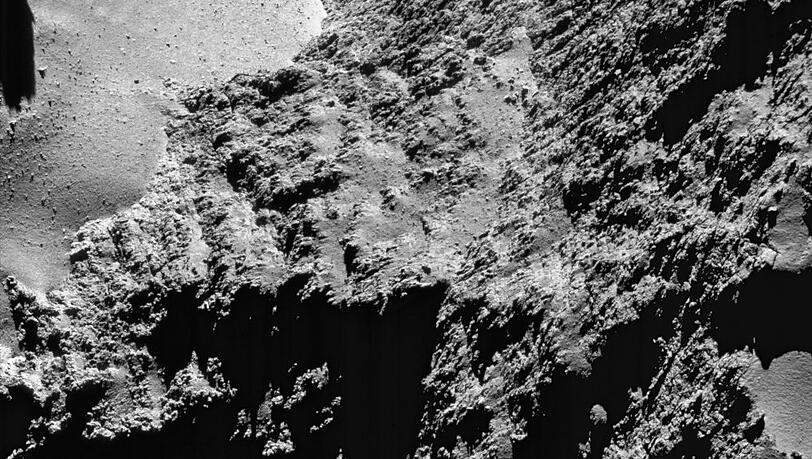 "Rosetta" soll sanft auf dem Kometen aufsetzen. Foto: ESA/Rosetta/NAVCAM – CC BY-SA IGO 3.0 "Rosetta" soll sanft auf dem Kometen aufsetzen. Foto: ESA/Rosetta/NAVCAM – CC BY-SA IGO 3.0