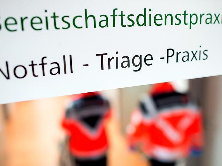 Der Eingang einer "Notfall-Triage-Praxis" in Niedersachsen.