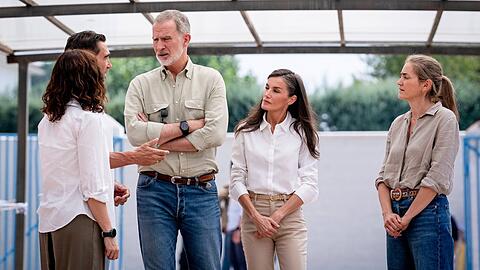 K&ouml;nig Felipe und K&ouml;nigin Letizia zeigten sich sichtlich besorgt hinsichtlich der Waldbr&auml;nde in mehreren Regionen Spaniens.