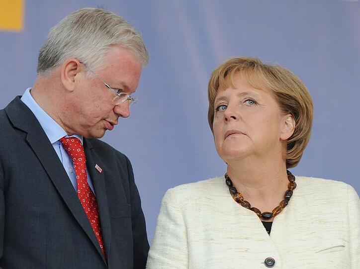 Bundeskanzlerin Angela Merkel und Hessens Ministerpräsident Roland Koch