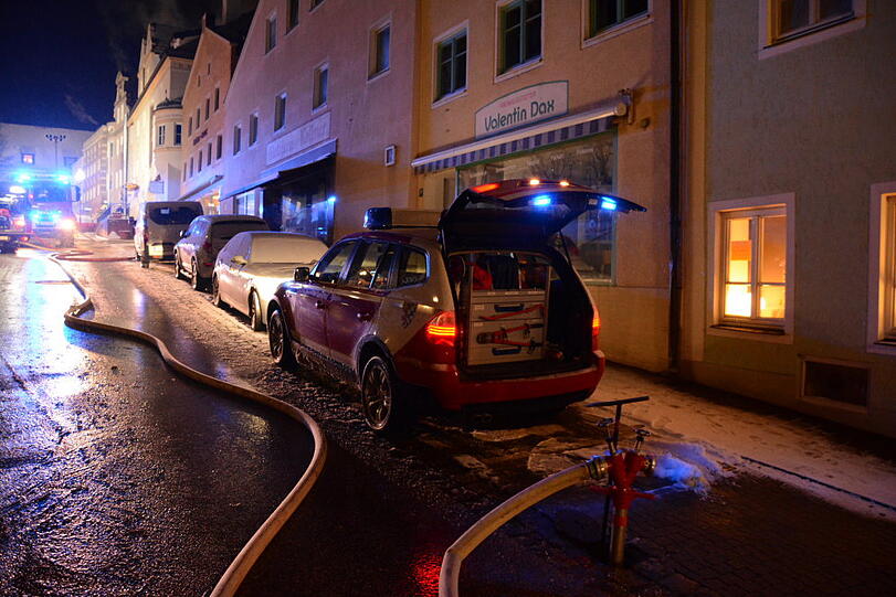 Bei dem Brand im Zentrum Veldens wurden zwei Menschen verletzt.