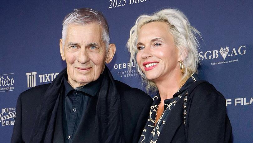 Heinz Hoenig und Annika Kärsten-Hoenig beim Emmy-Empfang im Berliner "Schlosshotel".