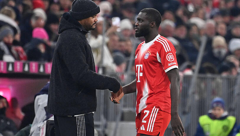 Vertrauensverh&auml;ltnis: Upamecano (r.) und Trainer Vincent Kompany.
