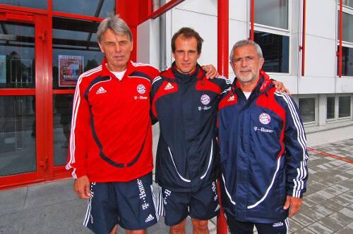 Das neue Trainer-Trio von Bayerns Regionalliga-Mannschaft: Rainer Ulrich, Mehmet Scholl und Gerd Müller (v.l.).