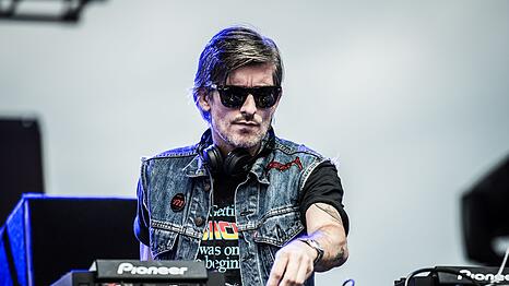 Der franz&ouml;sische DJ Kavinsky ist im Alter von 50 Jahren gestorben.