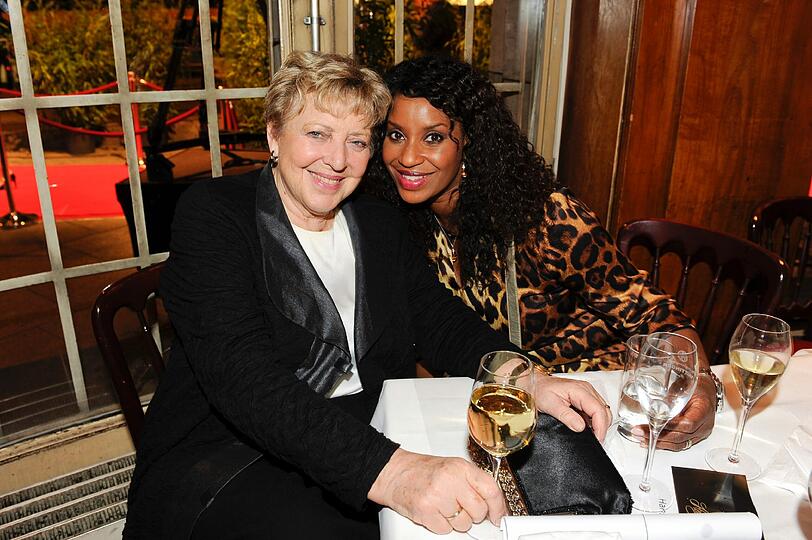 Marie-Luise Marjan und Liz Baffoe
