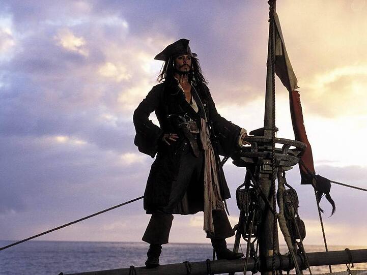 Captain Jack Sparrow segelt neuen Abenteuern entgegen