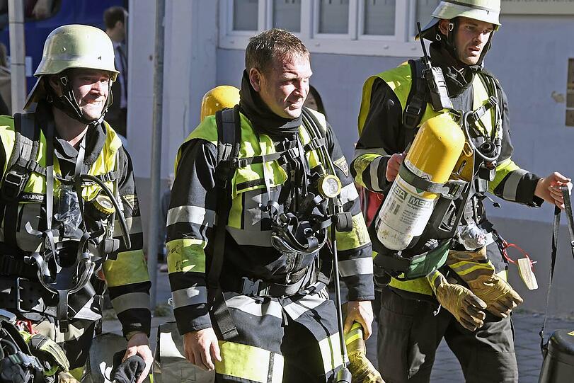Wegen der starken Rauchentwicklung nach einem Saunabrand hat die Feuerwehr das Hotel evakuiert. Verletzt wurde niemand.
