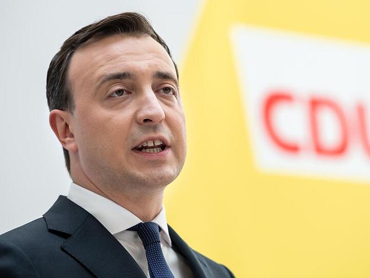 Paul Ziemiak, CDU-Generalsekretär, äußert sich vor der Presse. Foto: Bernd von Jutrczenka/dpa