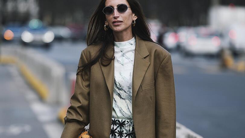 Oversize-Blazer geben derzeit den Ton in Sachen Trends an.