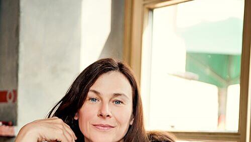 Mittendorfer schl&uuml;pft in diesem Programm in alle Rollen: Maria und Joseph, Josias, Simmei, den kommentierenden Engel vom Himmel, jede Stimme in Thomas Werk wird gespielt.