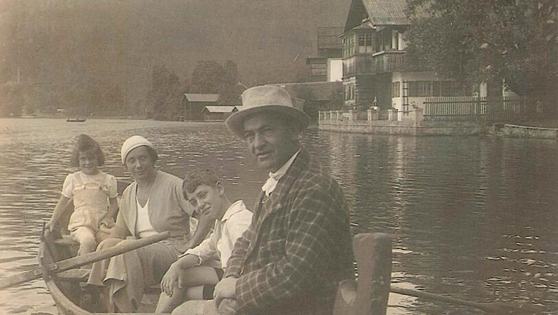 Familie Siegel Walche im Jahr 1930. Familie Siegel Walche im Jahr 1930.