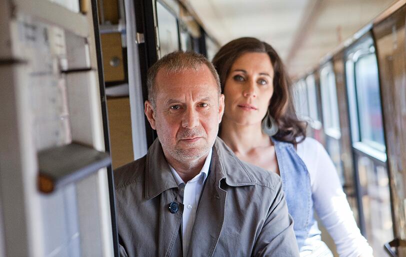 Platz 11 (9,41 Mio. Zuschauer) - FRANKFURT: Das Ermittler-Duo Steier und Mey löste 2011 das hessische Tatort-Team mit Charlotte Sänger und Fritz Dellwo ab. Die etwas schrille Kommissarin Conny Mey verabschiedete sich am 2013 aus der Tatort-Reihe. Danach ermittelte Joachim Król bis 2015 alleine weiter, eher auch er sich in den Tatort-Ruhestand verabschiedete.