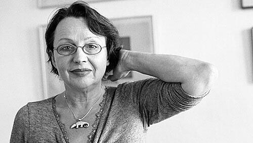 Das Schweigen zum Sprechen bringen: Katja Lange-Müller stellt heute (20 Uhr) im Literaturhaus ihren Briefroman vor. Das Schweigen zum Sprechen bringen: Katja Lange-Müller stellt heute (20 Uhr) im Literaturhaus ihren Briefroman vor.
