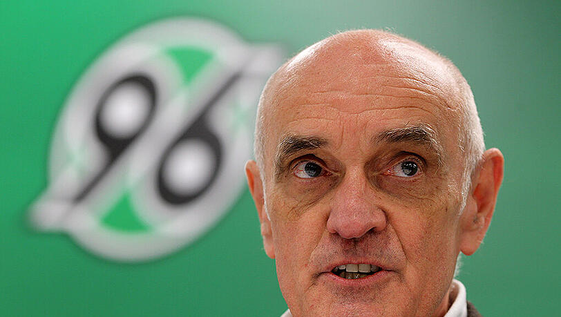 96-Präsident Martin Kind sieht keinen Druck für die Suche nach einem neuen Manager. 96-Präsident Martin Kind sieht keinen Druck für die Suche nach einem neuen Manager.