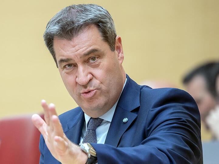 Markus Söder (CSU), Ministerpräsident von Bayern, spricht im Plenarsaal des bayerischen Landtags. Foto: Peter Kneffel/Archiv
