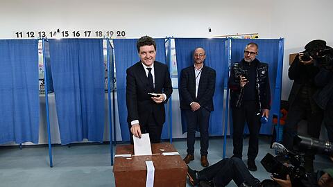 Dan im Wahllokal.