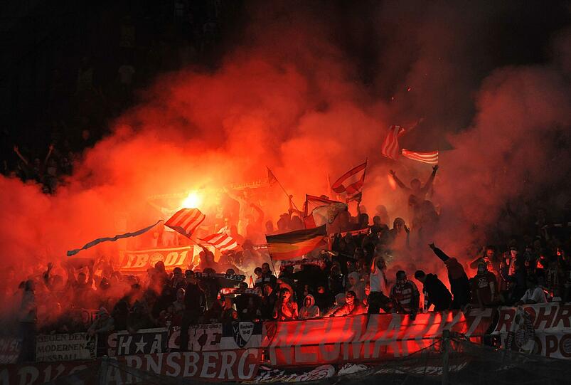 Bayern-Fans auf dem Spiel gegen Neapel