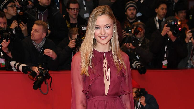 Lilly Krug, Tochter von Veronica Ferres, arbeitet als Schauspielerin und Model. Lilly Krug, Tochter von Veronica Ferres, arbeitet als Schauspielerin und Model.