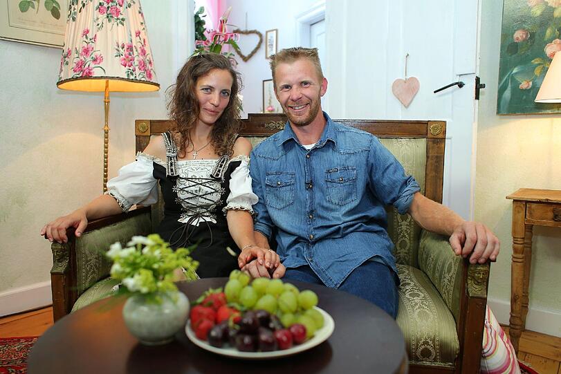 Brian, der bodenständige Kuhbauer hat sich auf dem Scheunenfest für Sylvia (35) aus Sachsen entschieden.