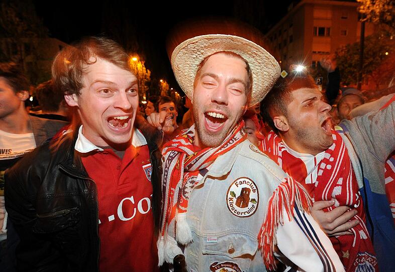 Jubel, Stolz und Emotionen - für die Bayern-Fans gab's kein halten.