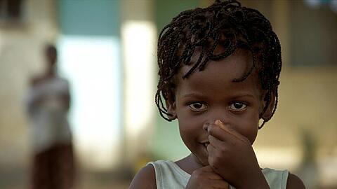 Die Regisseurin Christa Graf hat Waisenkinder in Uganda begleitet.