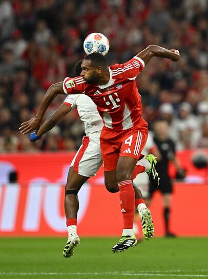 Auch defensiv hatten die Bayern, hier mit NeuzugangJonathan Tah, alles im Griff. Auch defensiv hatten die Bayern, hier mit NeuzugangJonathan Tah, alles im Griff.