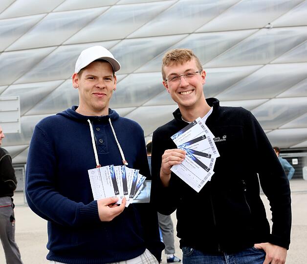 Champions League Finale 2013: Die Fans stürmen den Vorverkauf zum Public Viewing. Die Bilder vom Vorverkaufstart für die Allianz Arena