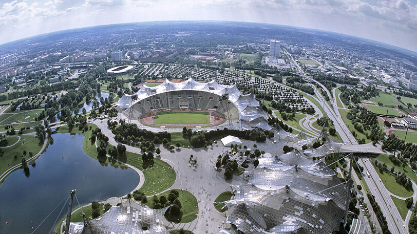 Das Olympiastadion, im Hintergrund ist die Parkharfe gut zu erkennen. (Archivbild)